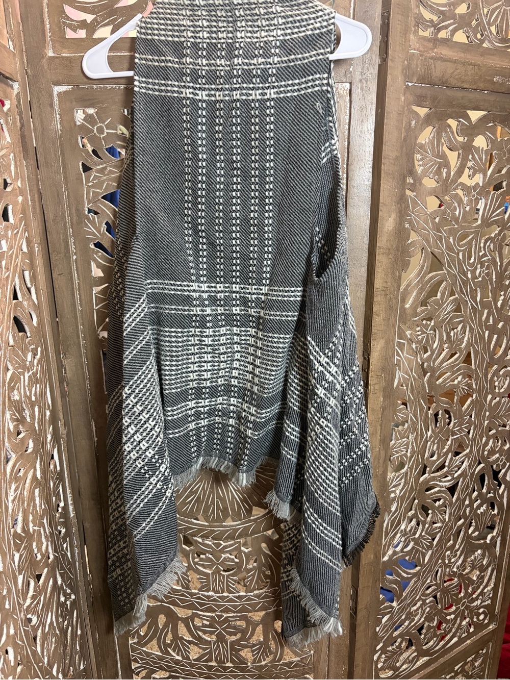 Nwt Coco + Carmen Black & White Plaid Fringe Shawl Cardigan - Picture 4 of 5